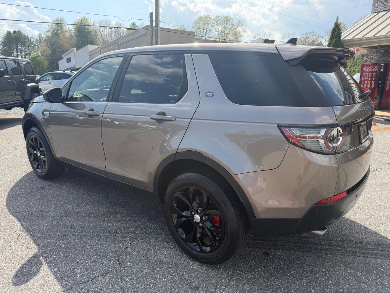 Used 2016 Land Rover Discovery Sport HSE image 8