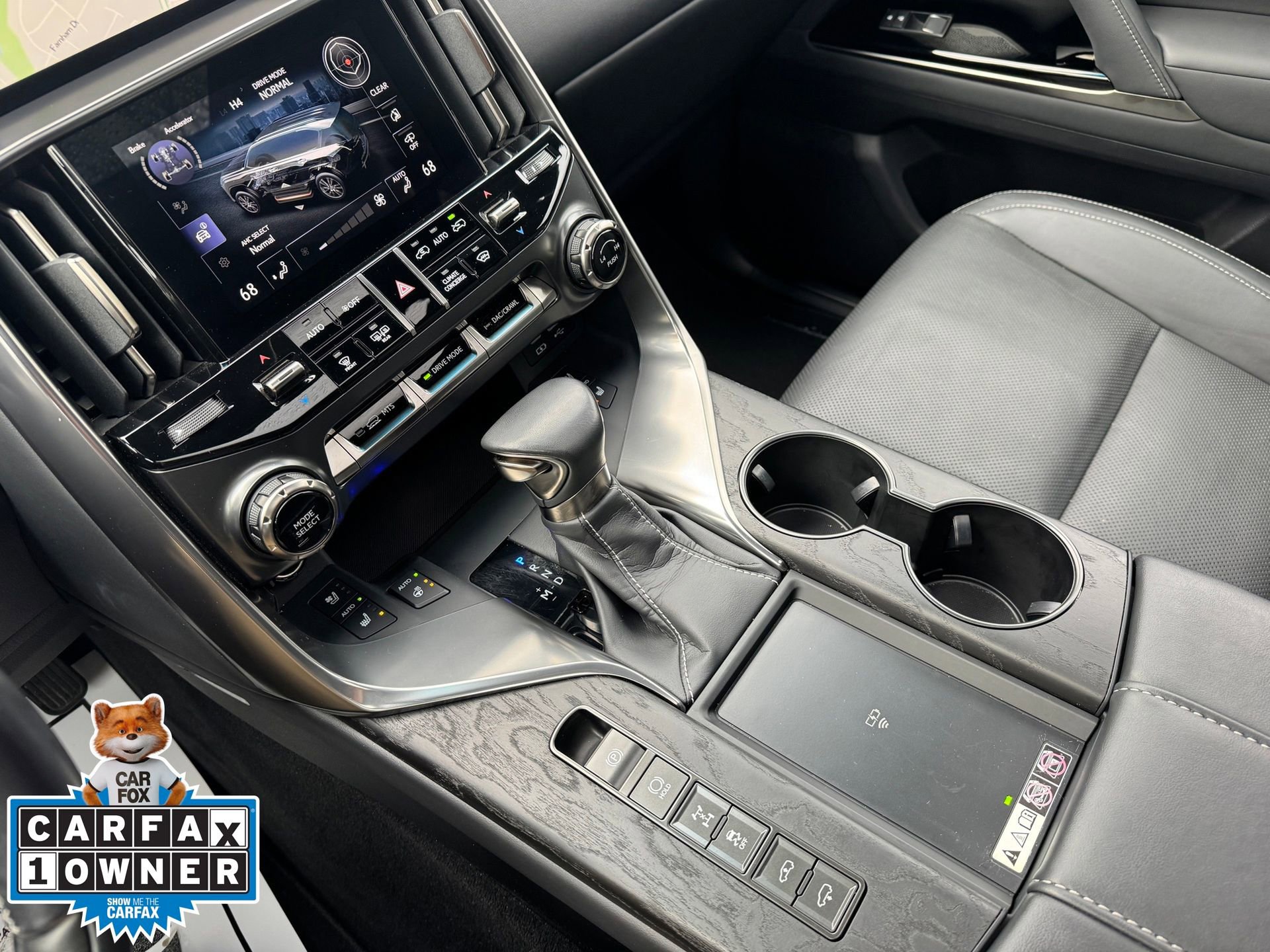 Used 2023 Lexus LX 600 4WD w/ Luxury Package image 14