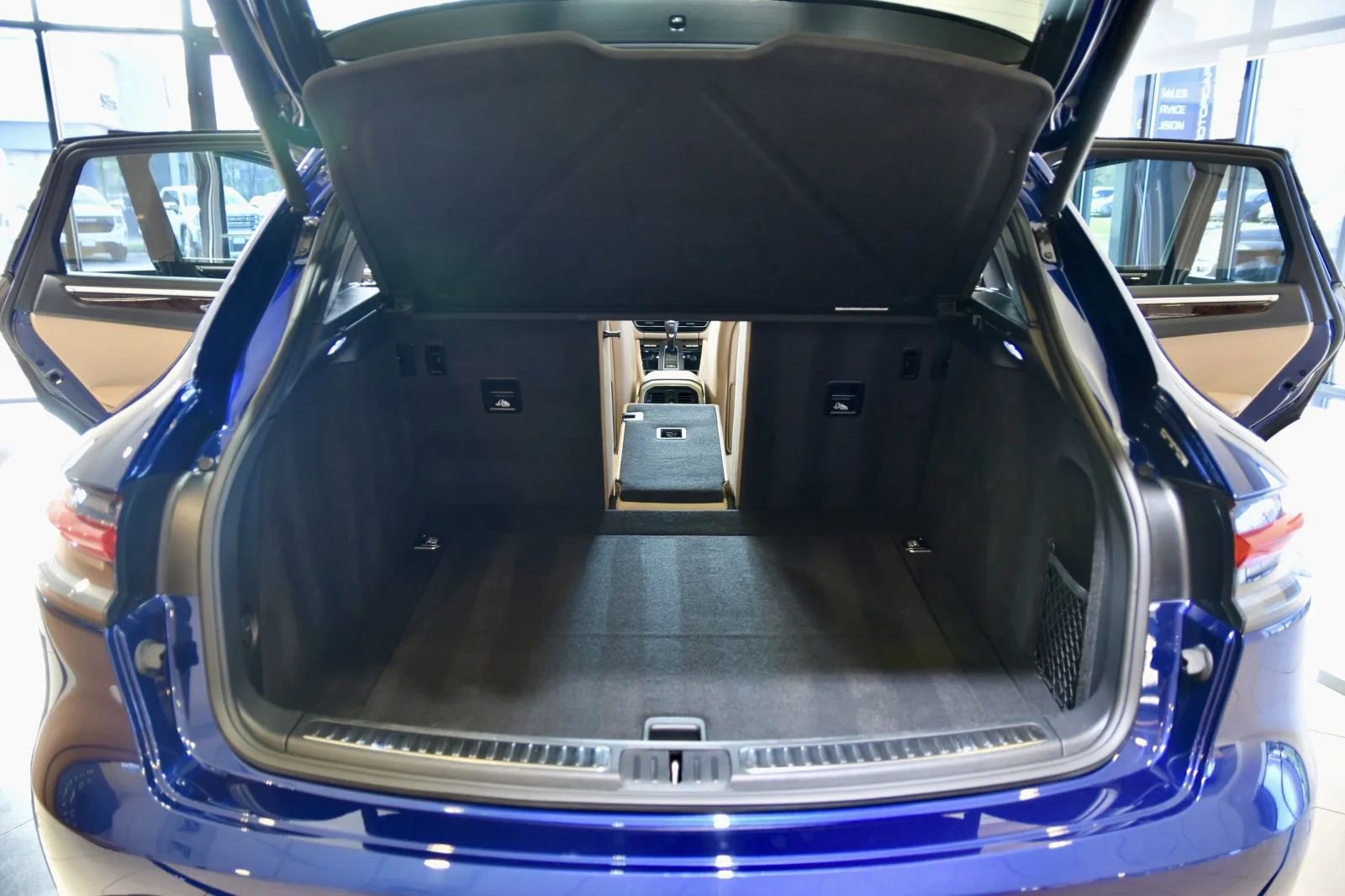 Used 2023 Porsche Macan image 22