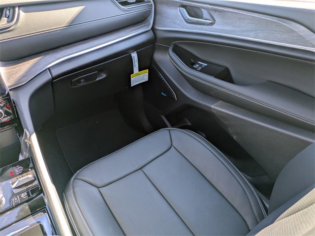 New 2025 Jeep Grand Cherokee Overland w/ Trailer Tow Package image 20