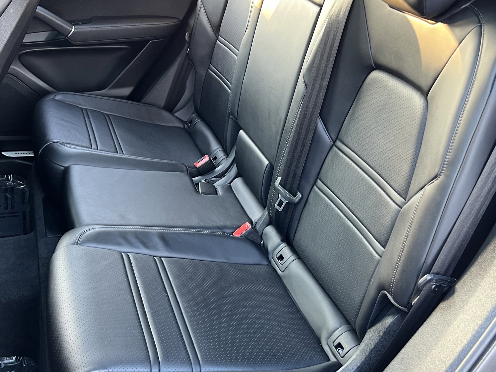 Certified 2021 Porsche Cayenne Coupe image 15