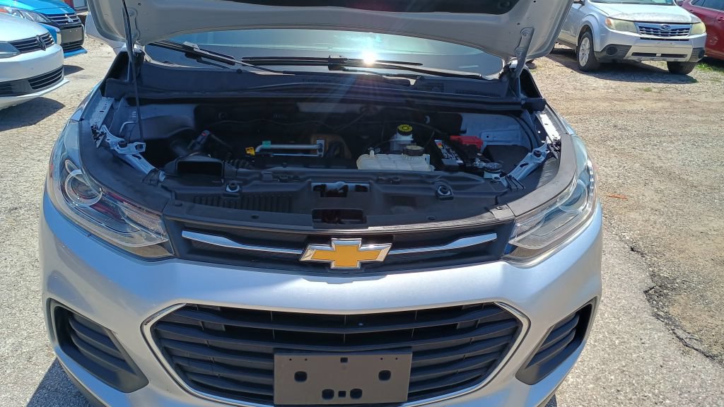 Used 2019 Chevrolet Trax LT w/ LT Convenience Package AWD/4WD image 38