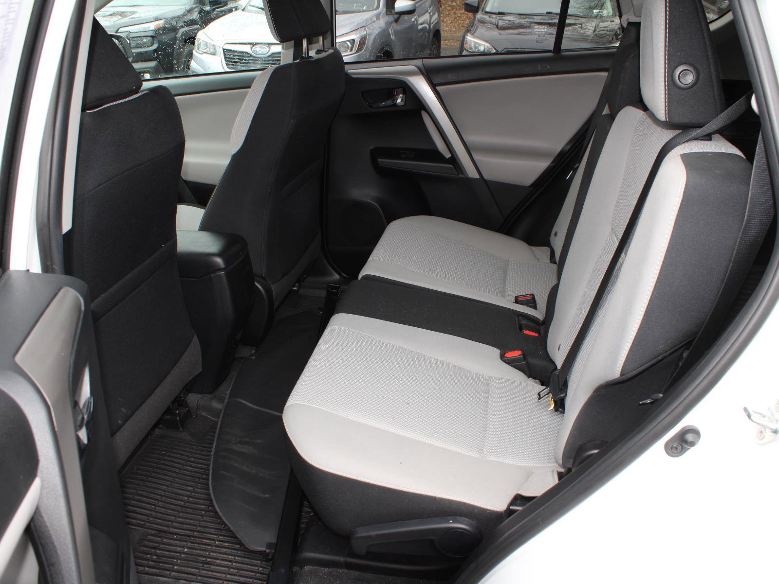 Used 2018 Toyota RAV4 XLE w/ Plus Extra Value Package image 19