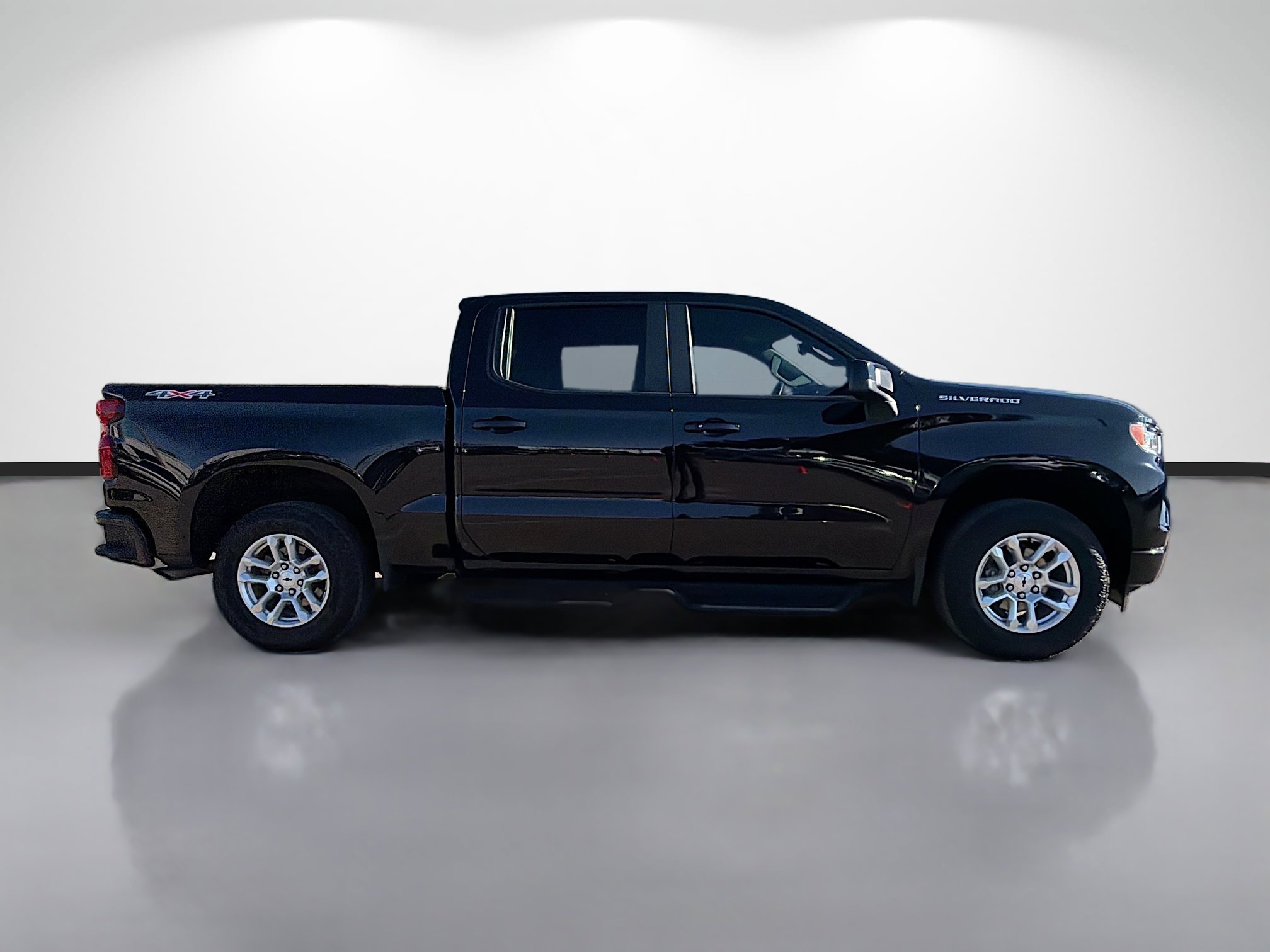 Used 2024 Chevrolet Silverado 1500 RST w/ Protection Package AWD/4WD image 2