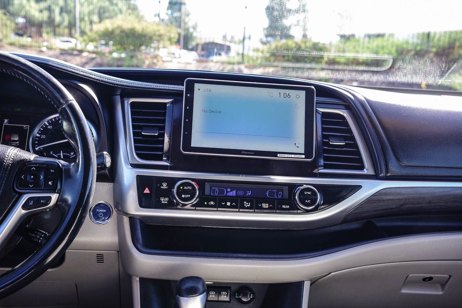 Used 2017 Toyota Highlander Limited image 15