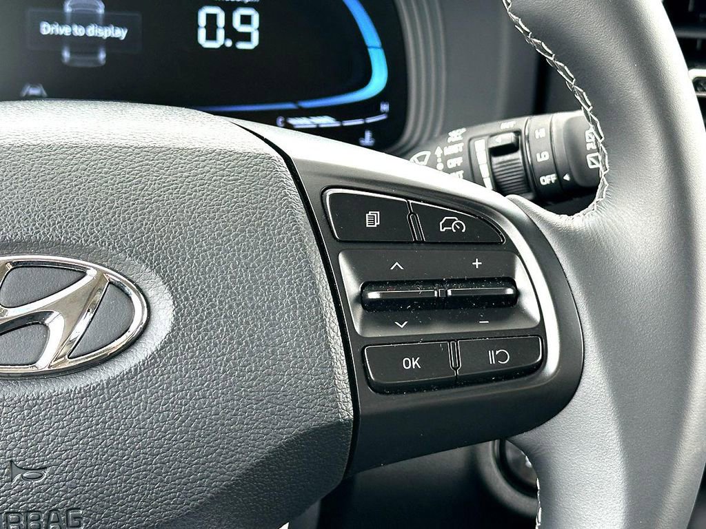 Used 2024 Hyundai Venue SEL FWD image 26