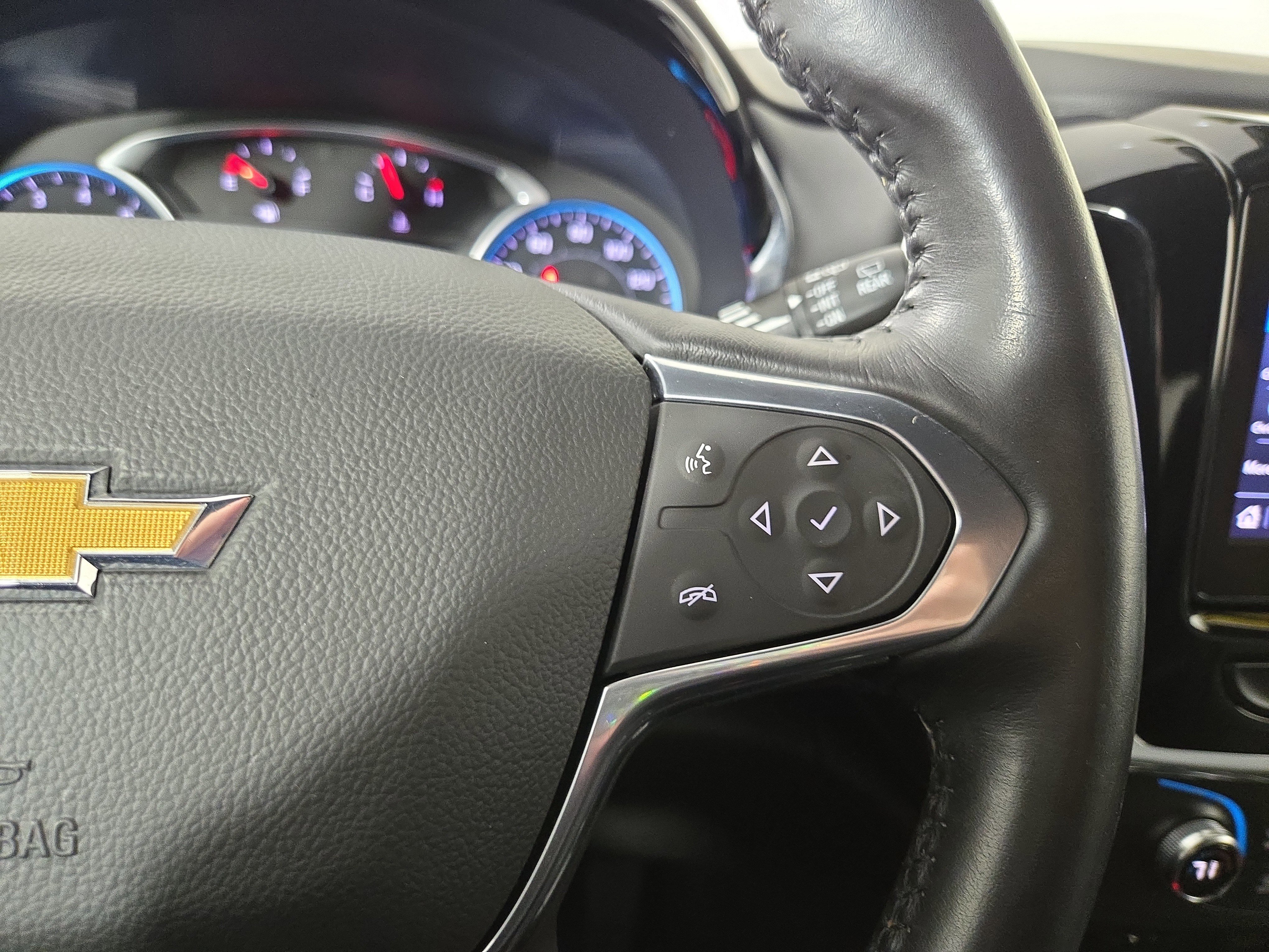 Used 2022 Chevrolet Traverse LT AWD/4WD image 17