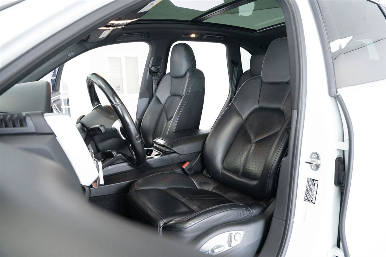 Used 2014 Porsche Cayenne S AWD/4WD image 13