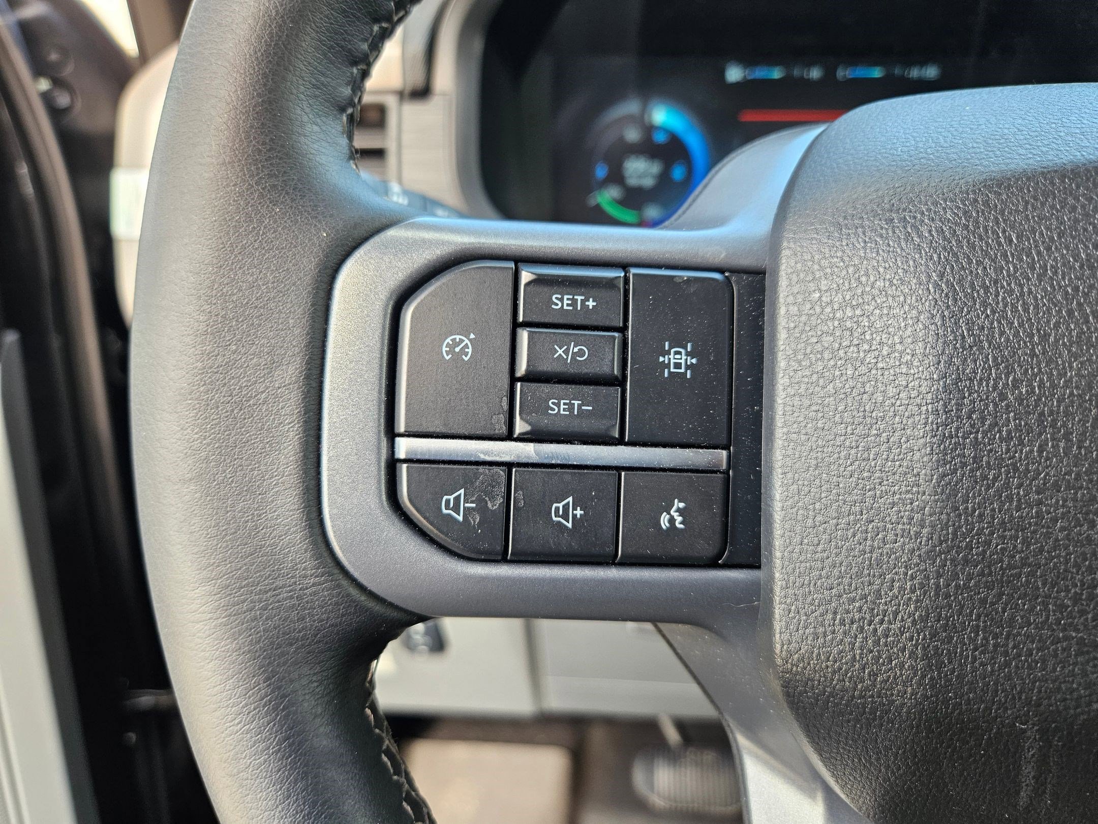 Used 2025 Ford F150 Lightning XLT image 17