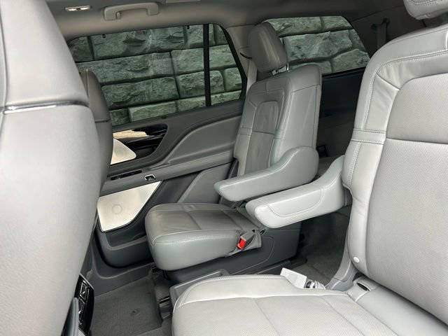 Used 2020 Lincoln Aviator Reserve w/ Equipment Group 202A AWD/4WD image 9