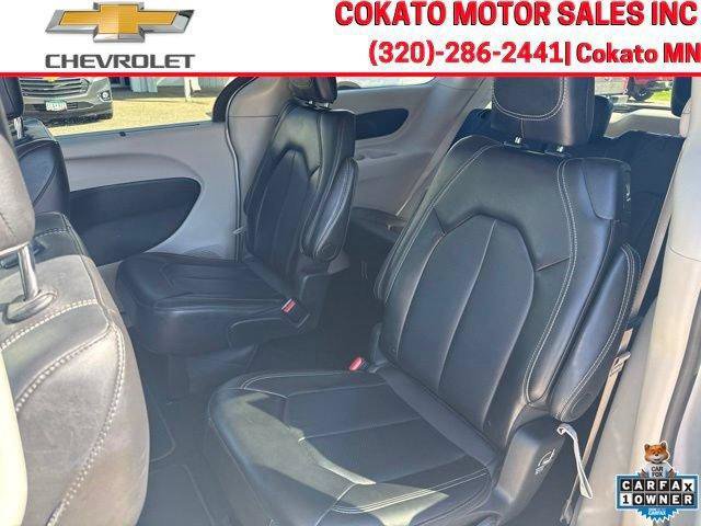 Used 2024 Chrysler Pacifica Touring-L FWD image 12