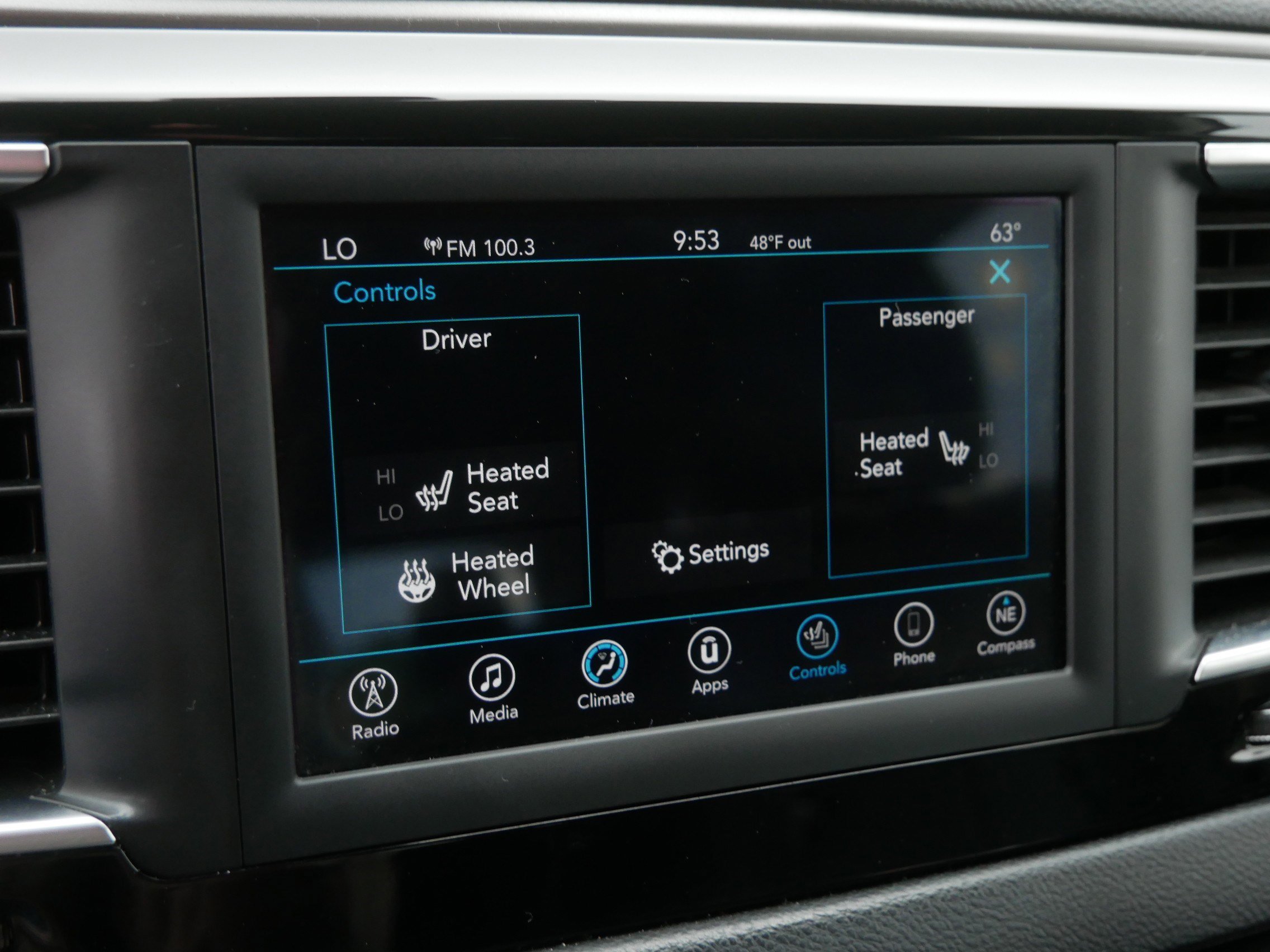 Used 2020 Chrysler Pacifica Touring-L FWD image 32