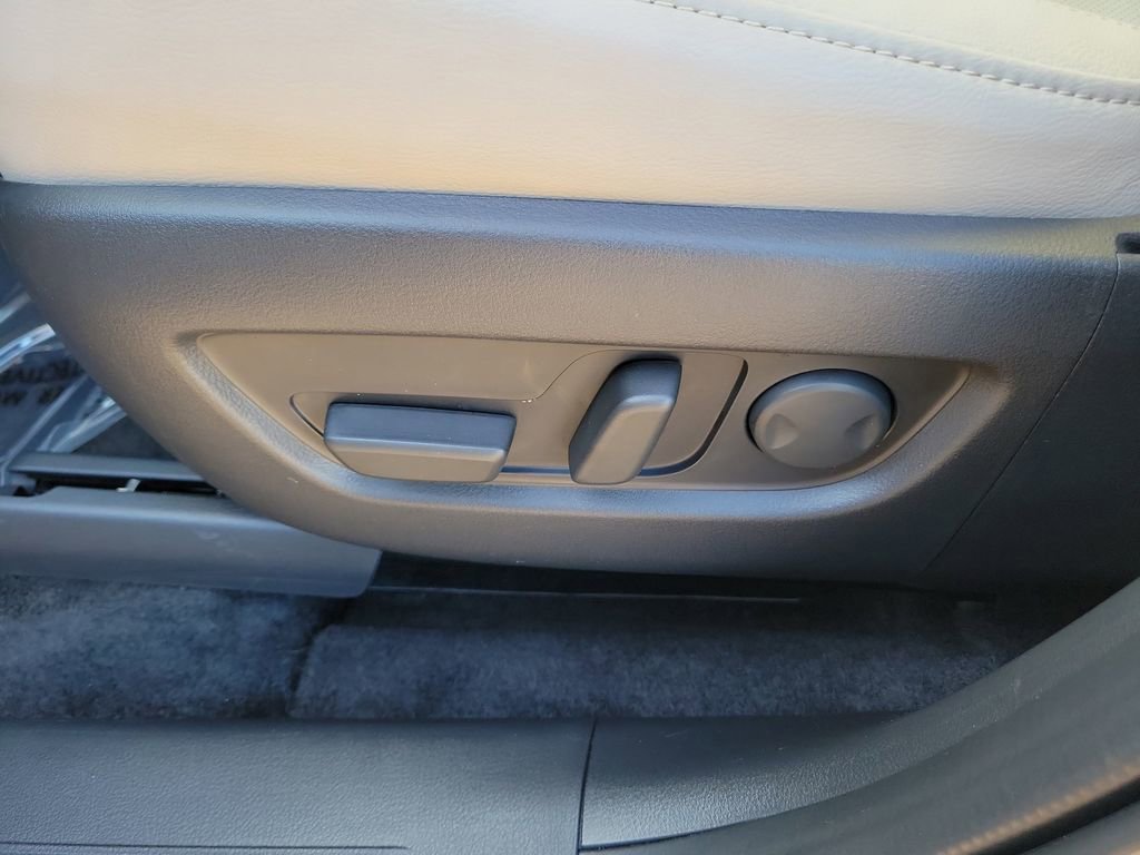 Certified 2025 MAZDA CX-70 Plug-In Hybrid w/ Premium Pkg image 21