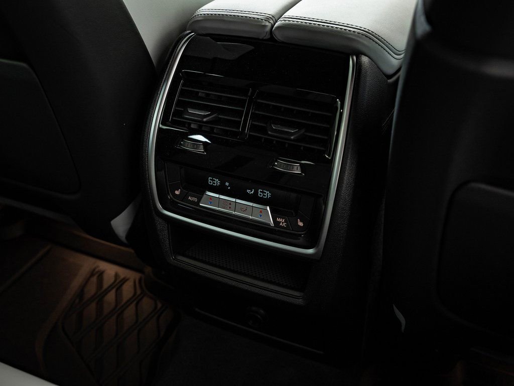 Used 2025 BMW X6 M Competition w/ Executive Package image 35