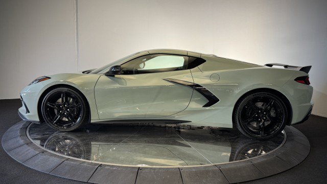 Used 2024 Chevrolet Corvette Stingray Premium Cpe w/ Z51 Performance Package RWD image 23