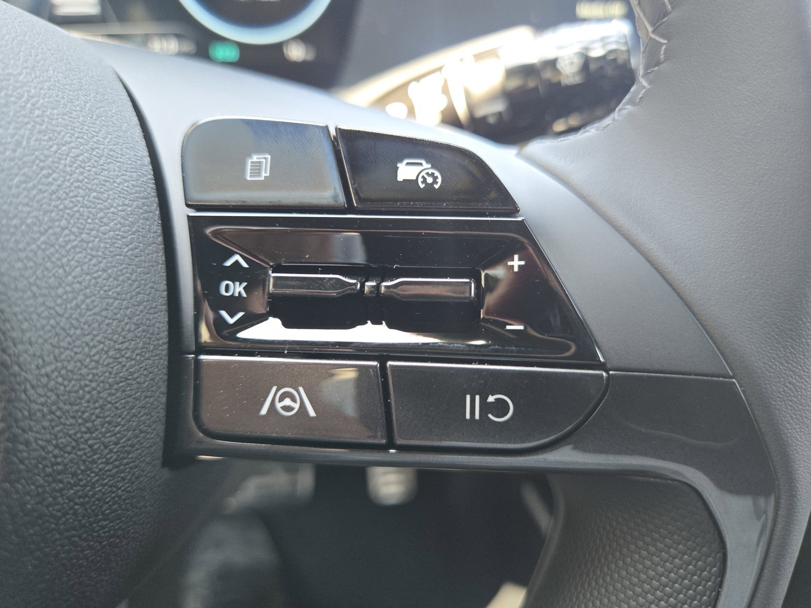 New 2025 Hyundai Elantra SEL image 19