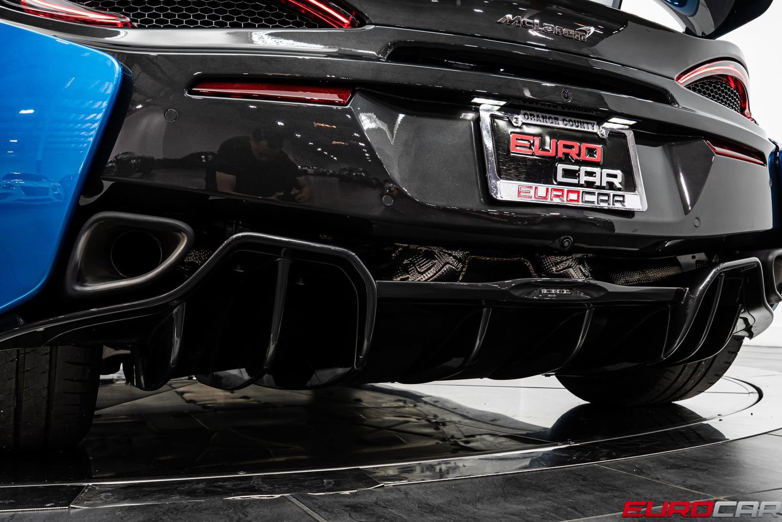 Used 2020 McLaren 620R RWD image 30
