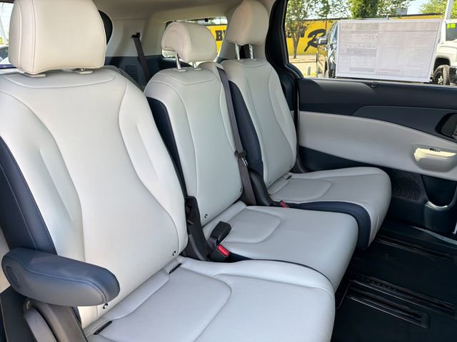 New 2026 Kia Carnival SX FWD image 23