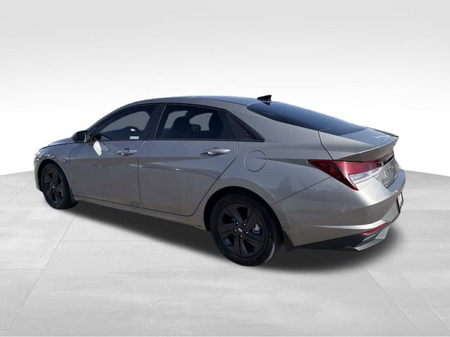 Used 2022 Hyundai Elantra SEL image 5