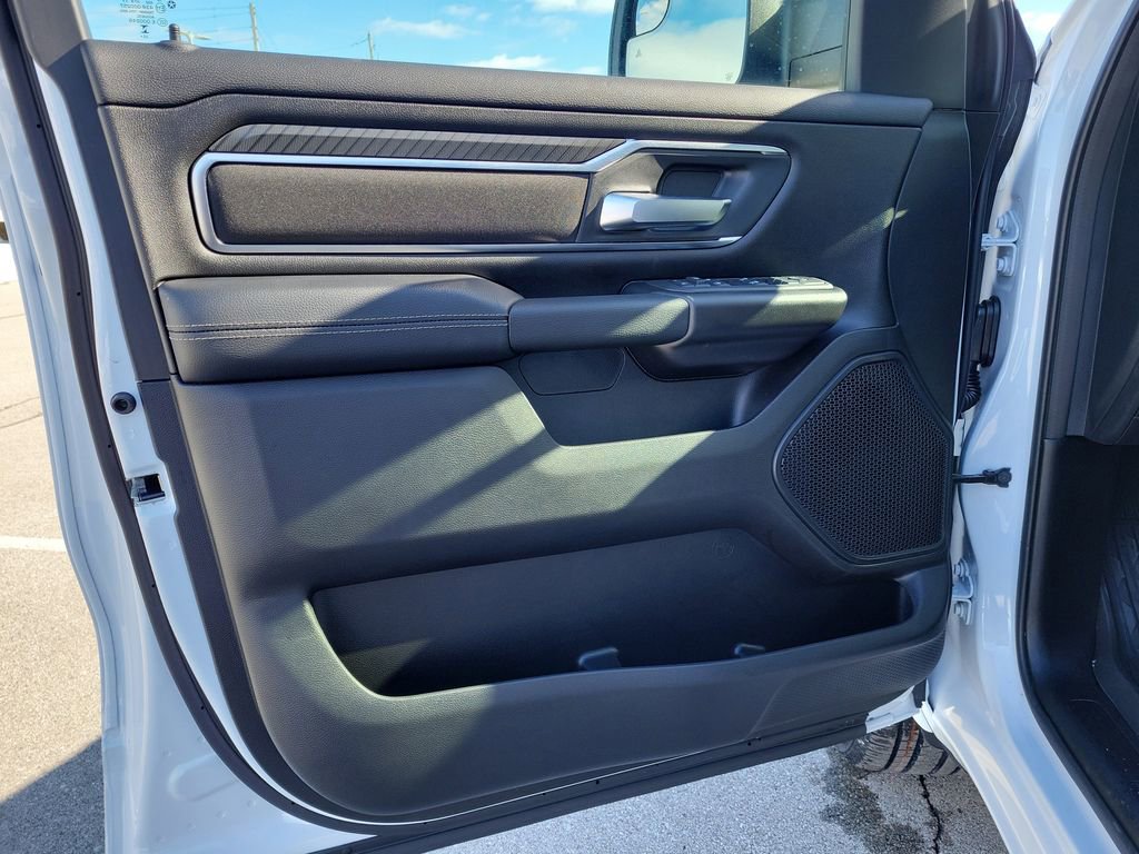 New 2026 RAM 1500 4x4 Crew Cab image 18