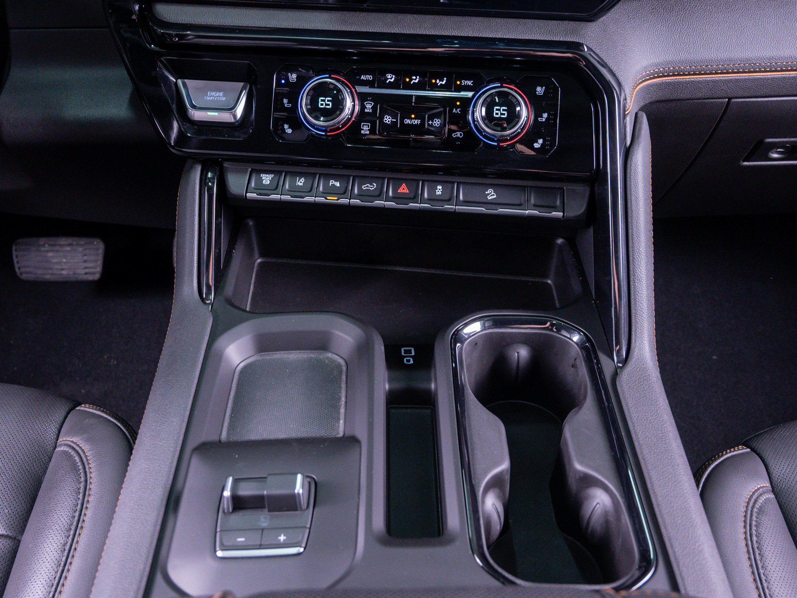 Used 2026 GMC Sierra 2500 AT4 w/ Technology Package AWD/4WD image 28