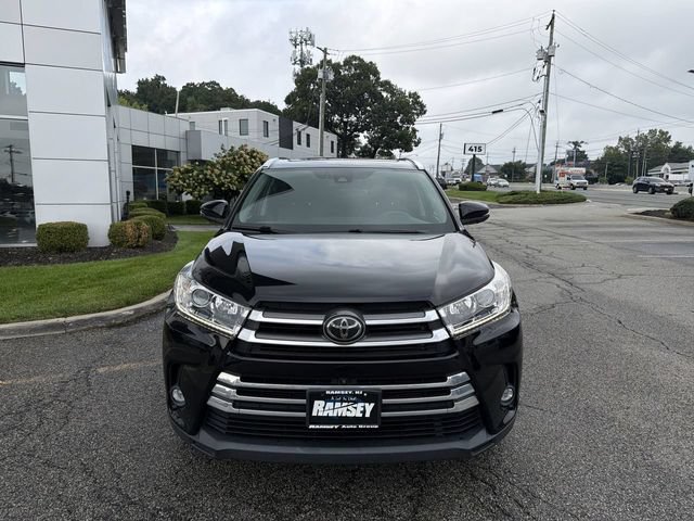 Used 2019 Toyota Highlander Limited Platinum AWD/4WD image 3