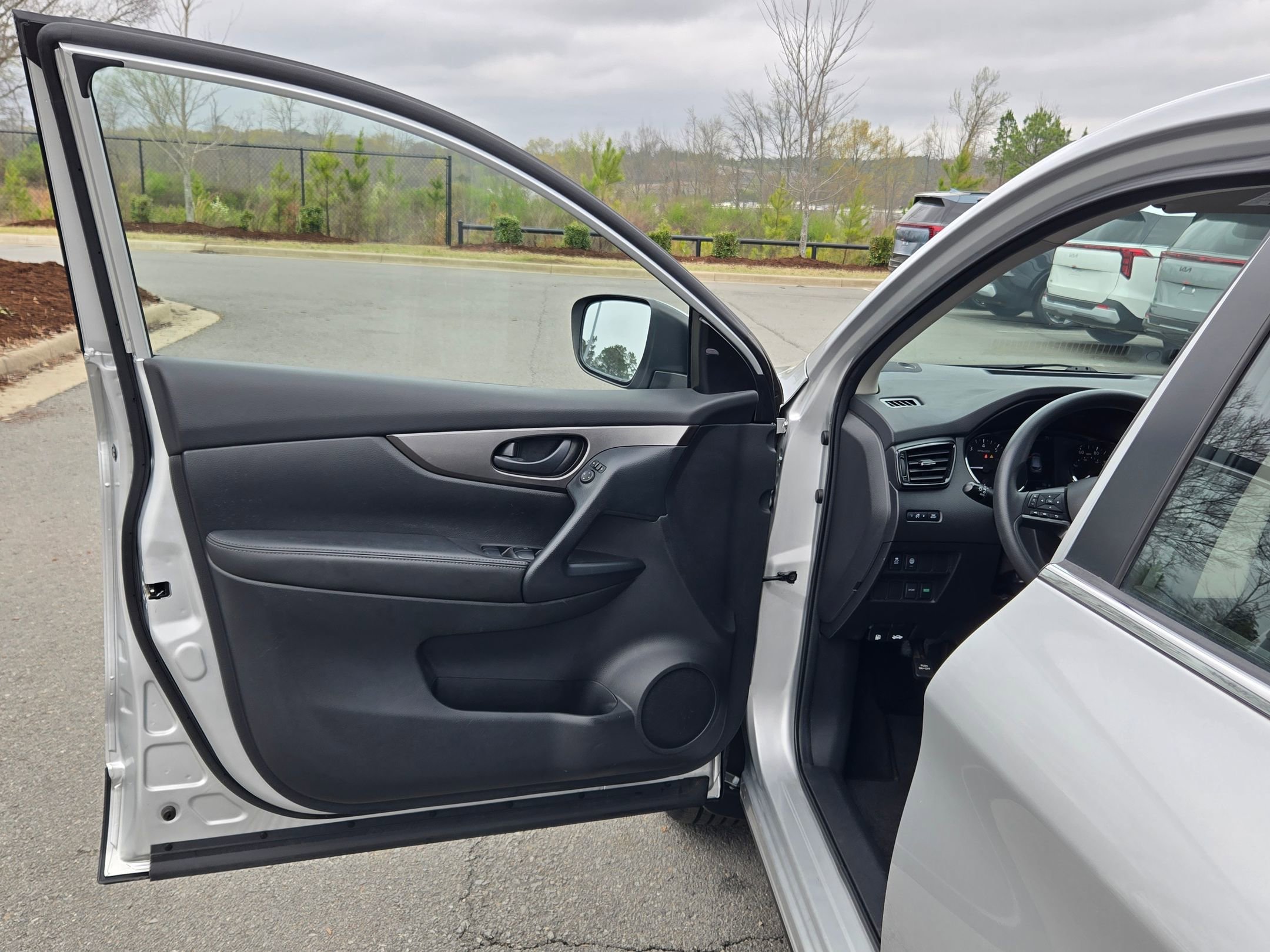 Used 2022 Nissan Rogue Sport S image 20