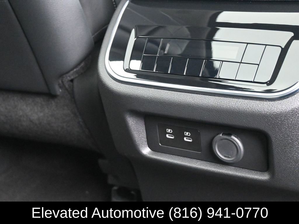 Used 2025 INFINITI QX80 Sensory image 13