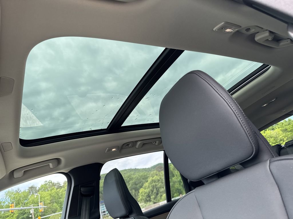 New 2025 Volvo XC90 T8 Plus w/ Protection Package Premier image 10