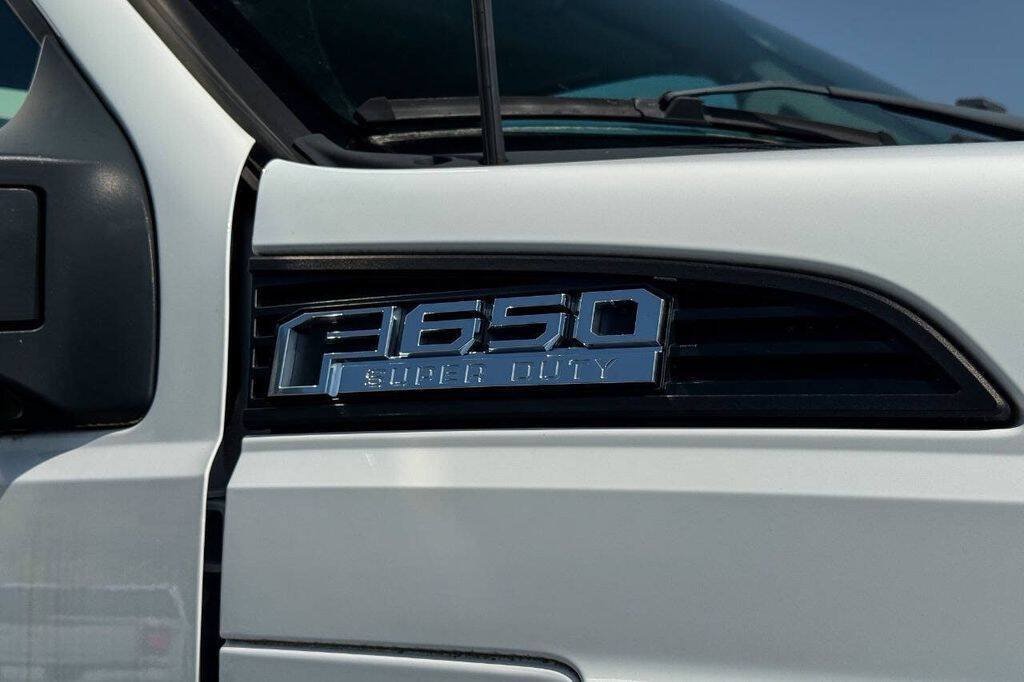 Used 2022 Ford F650 2WD Regular Cab Super Duty image 10