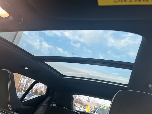 Certified 2025 Volvo XC40 B5 Plus image 27