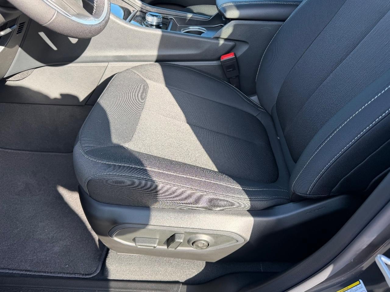 New 2025 Jeep Grand Cherokee Laredo X w/ Luxury Tech Group I image 21