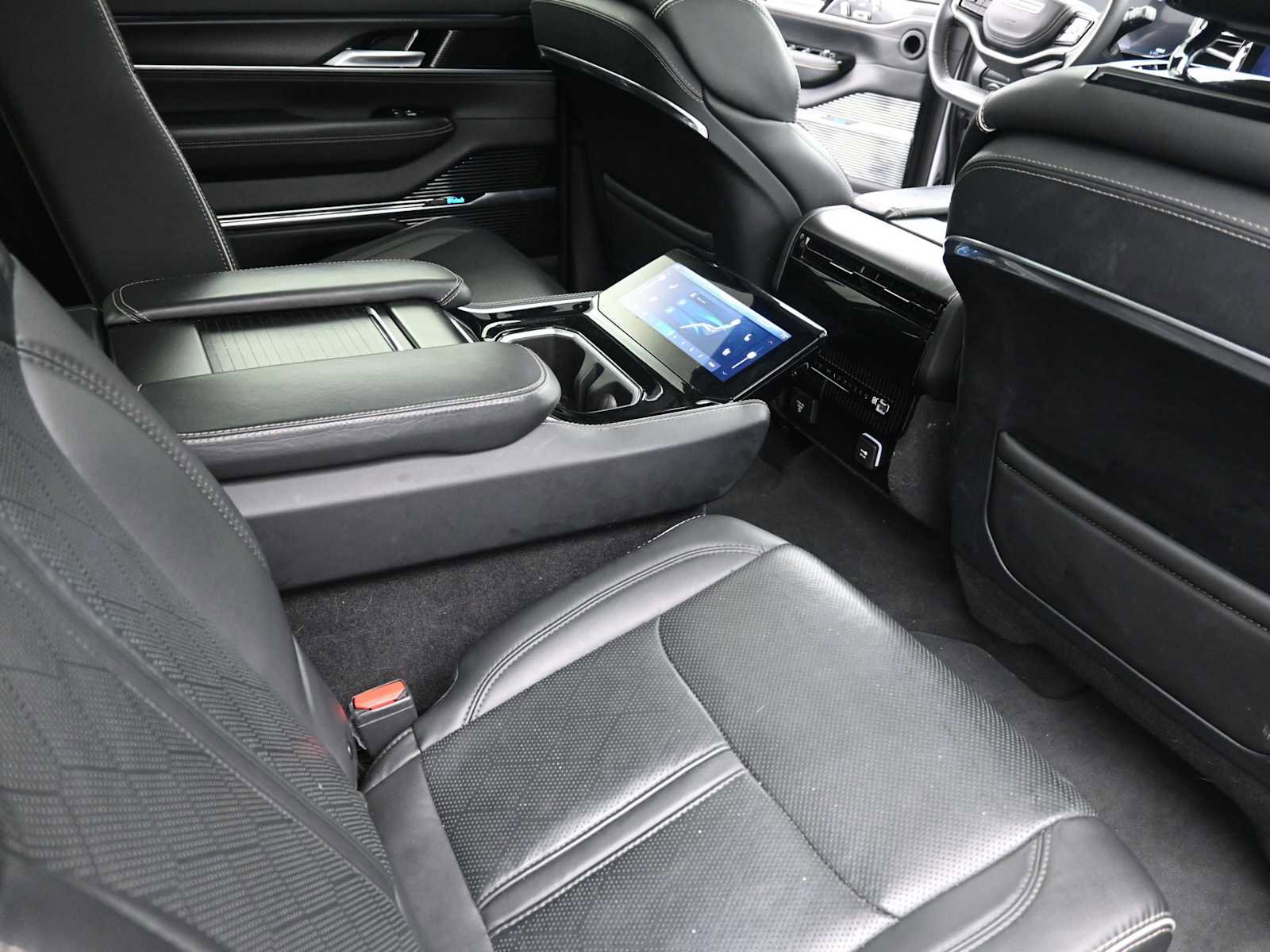 Used 2024 Jeep Grand Wagoneer L Series II w/ Quick Order Packagew 28T image 35