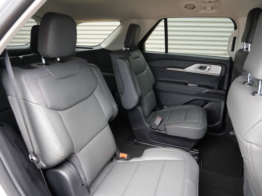 New 2026 Ford Explorer Active w/ Active Comfort Package AWD/4WD image 14