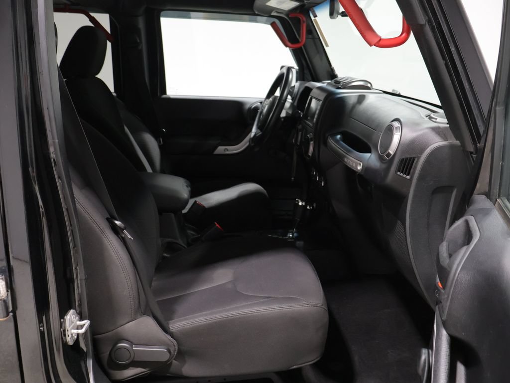 Used 2015 Jeep Wrangler Unlimited Sport AWD/4WD image 21