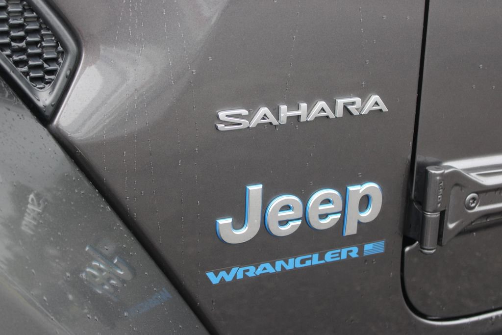 Used 2023 Jeep Wrangler Unlimited Sahara w/ Cold Weather Group AWD/4WD image 18