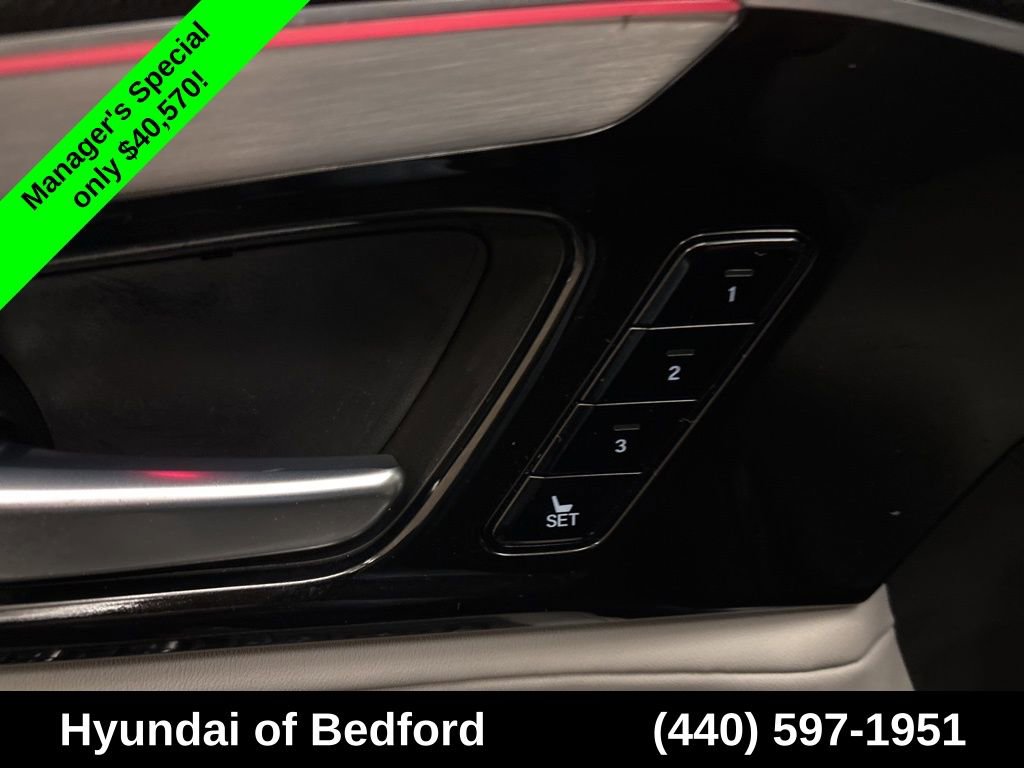Used 2023 Acura MDX SH-AWD w/ Technology Package image 12