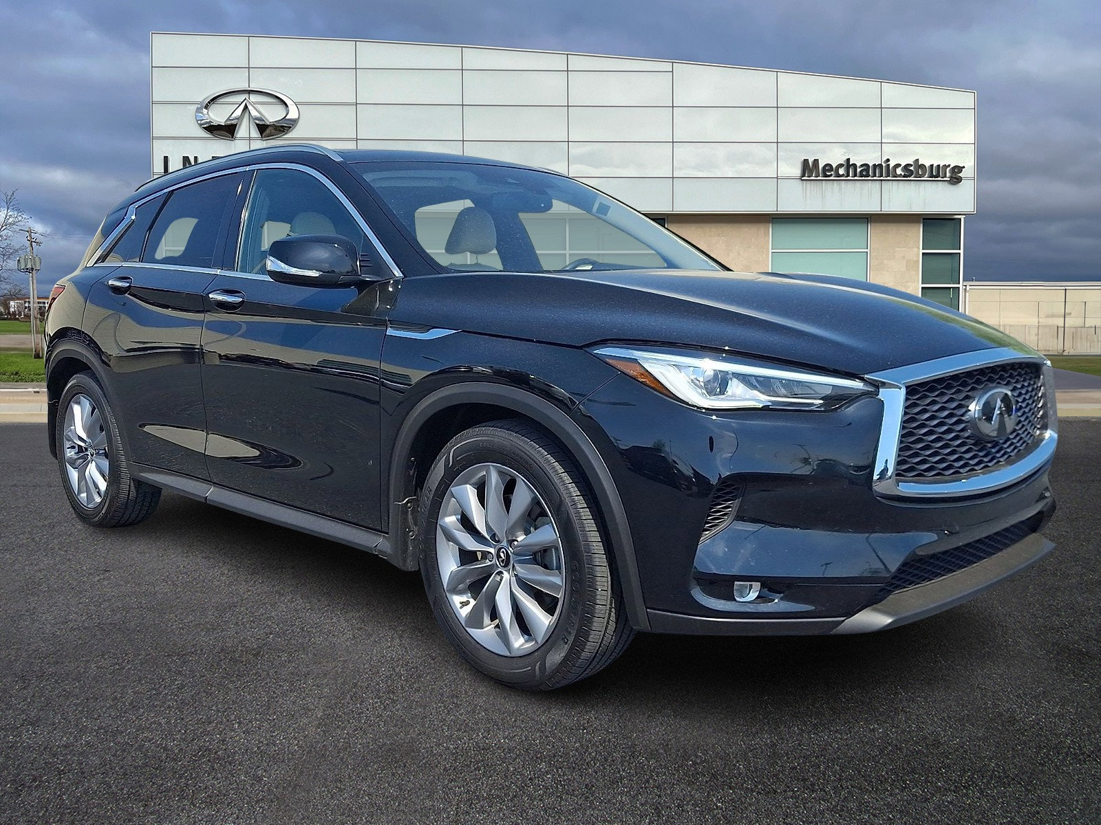 Used 2019 INFINITI QX50 Luxe w/ Navigation Package AWD/4WD image 1