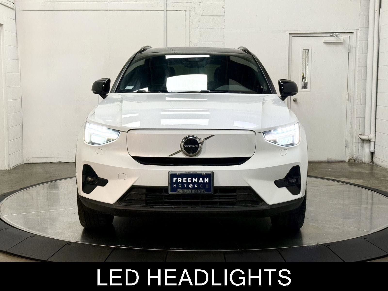 Used 2023 Volvo XC40 Recharge Ultimate w/ Protection Package Premier image 3