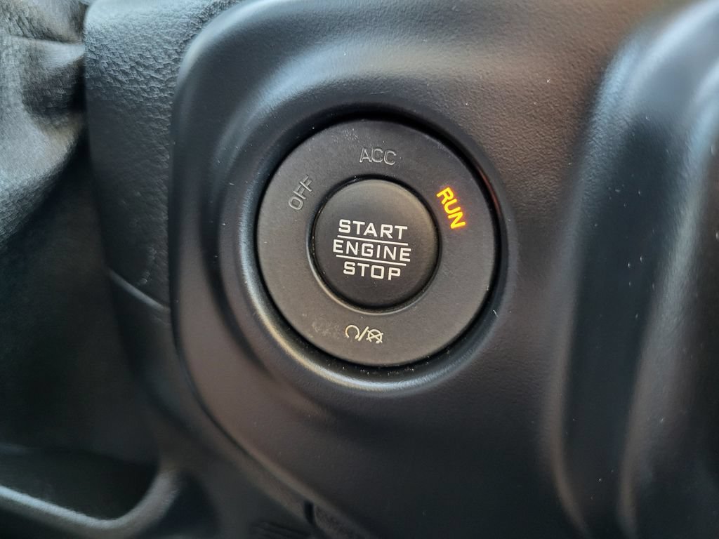 Used 2021 Jeep Wrangler Unlimited Sahara AWD/4WD image 16