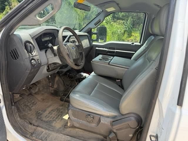 Used 2012 Ford F550 4x4 Regular Cab Super Duty w/ Payload Upgrade Pkg image 5