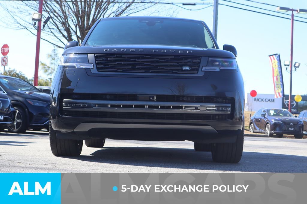 Used 2024 Land Rover Range Rover SE image 3