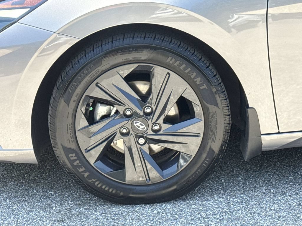 Used 2023 Hyundai Elantra SEL FWD image 18