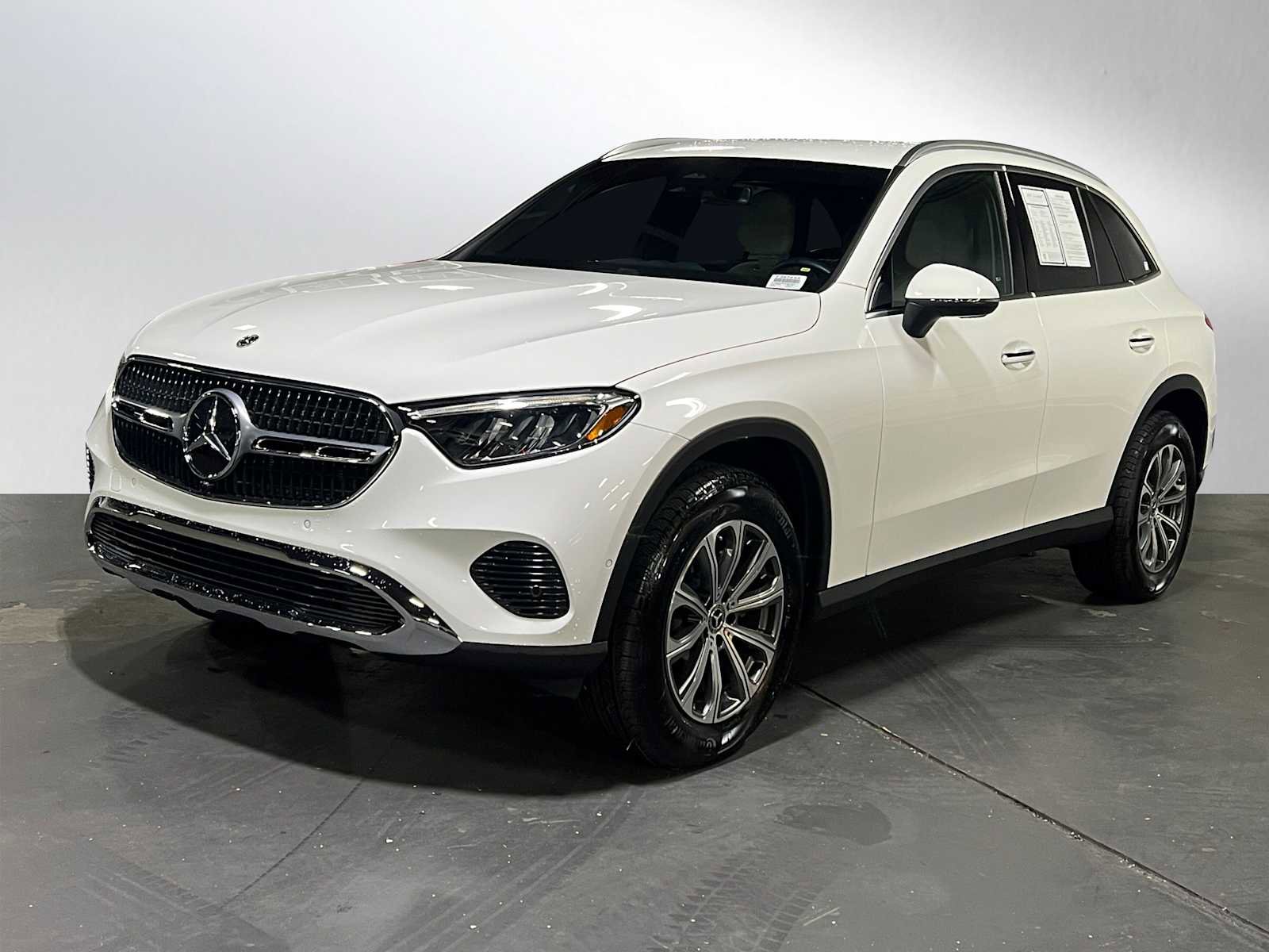 Certified 2025 Mercedes-Benz GLC 300 4MATIC image 8