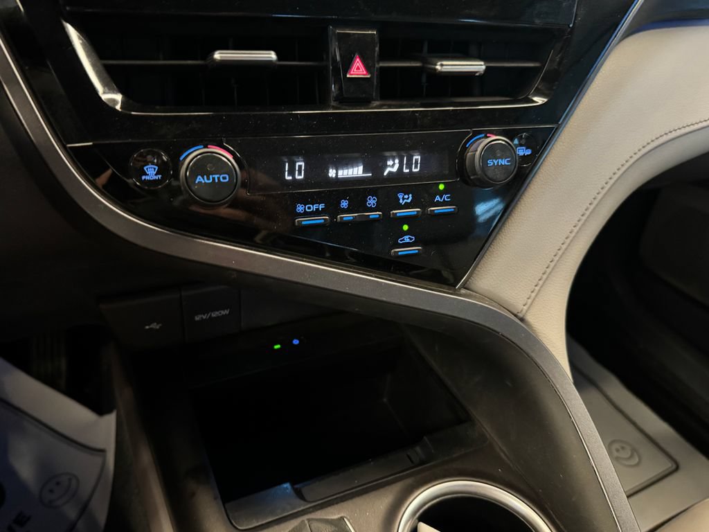 Used 2023 Toyota Camry XLE w/ Cold Weather Package FWD image 15