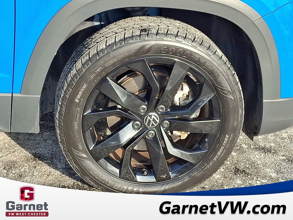 Certified 2023 Volkswagen Taos SE w/ Panoramic Sunroof Package image 9
