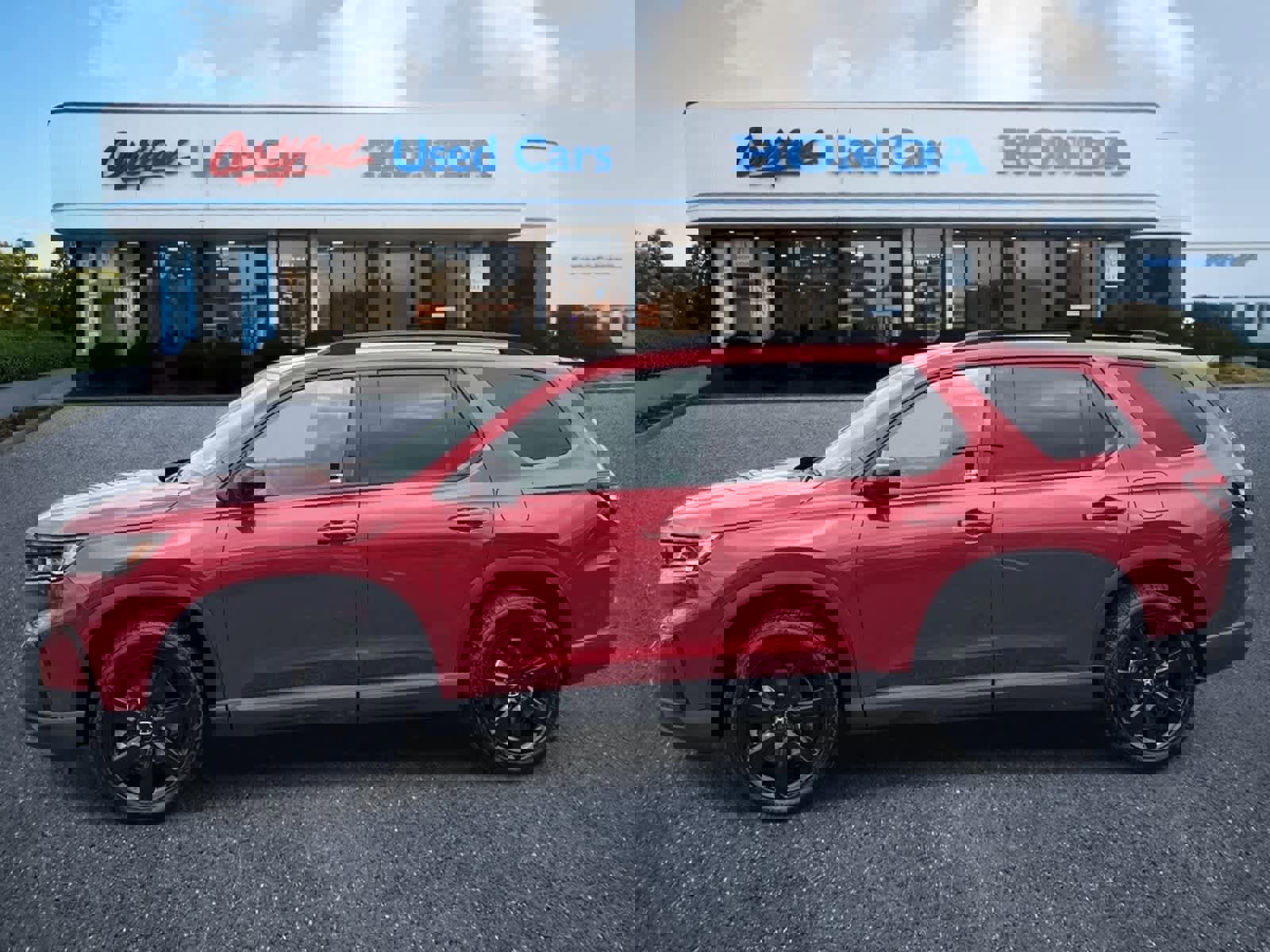 Used 2025 Honda Pilot Black Edition image 2