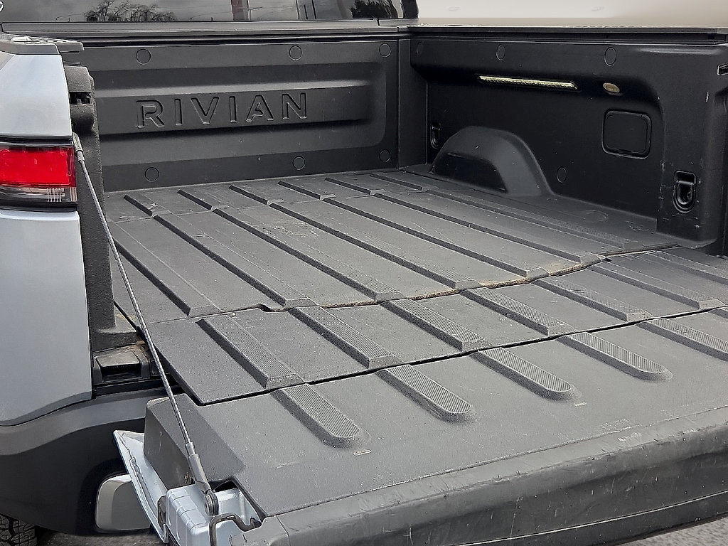Used 2025 Rivian R1T Adventure Dual AWD/4WD image 10