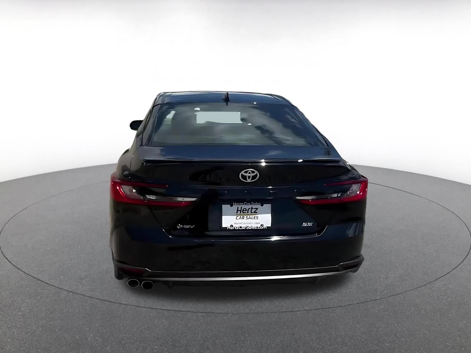 Used 2025 Toyota Camry SE FWD image 12