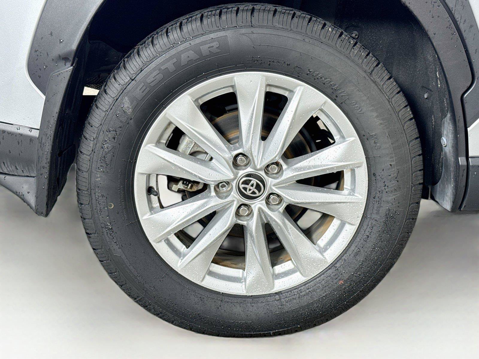 Used 2023 Toyota Corolla Cross LE FWD image 37